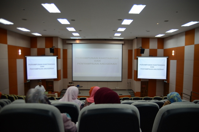 Perhimpunan KAKITANGAN